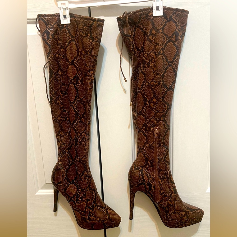 NWOT THIGH HIGH platform boots